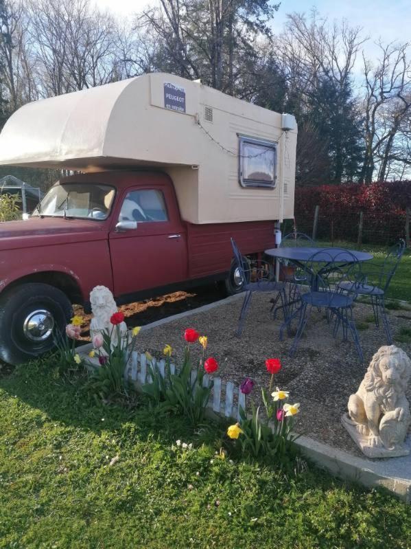 La Roulotte Des Trois Arbres Bed & Breakfast Oradour-sur-Glane Dış mekan fotoğraf